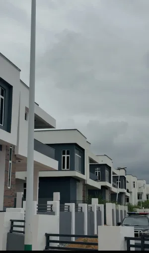 Abiodun saves Buhari Estate from forfeiture, delivers 108 homes 