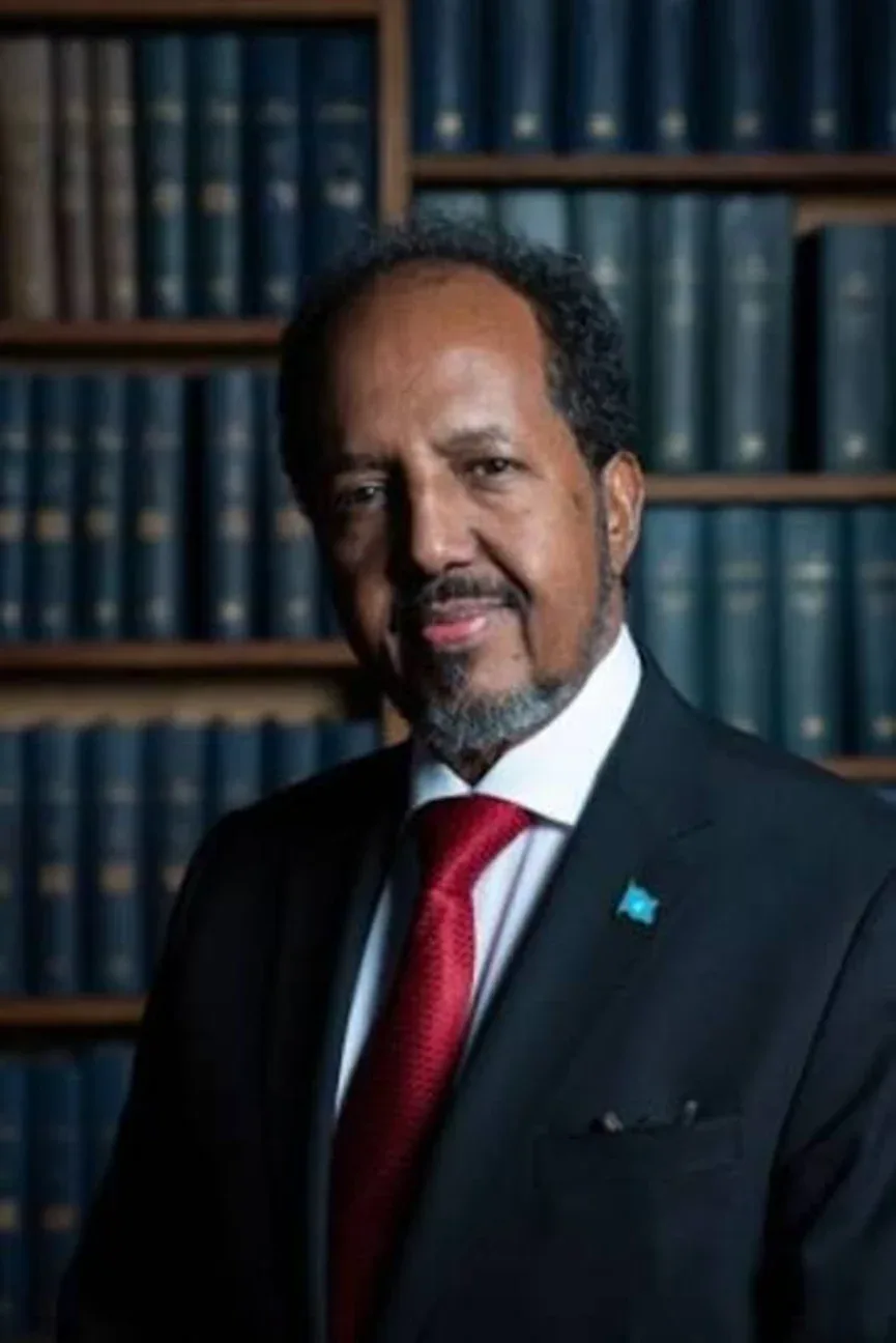 Nigerian envoy, Danlami Ibrahim presents letters of credence to Somalia President