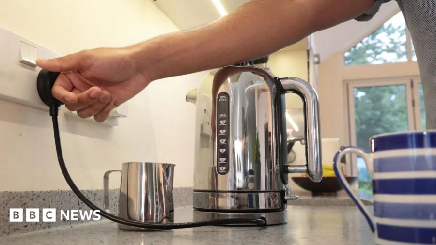 VAT to be cut from household electricity bills in October