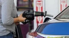 🚨 BREAKING: Oil Prices Hit $100 for the First Time Since May as Middle East Tensions Escalate