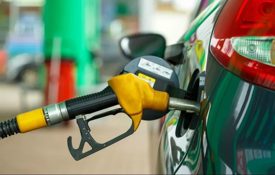 BREAKING: Dangote Refinery: MRS filling stations reduce fuel price