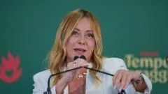 Italy ministers agree to ban burqa and niqab in school and cap foreigners in class