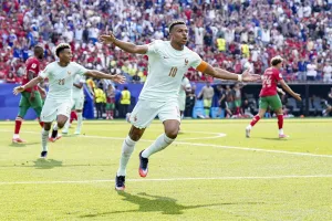 Caesars Sportsbook Promo Code FOXSPORTSDYW Unlocks 10x 100% Profit Boosts When You Bet $1 on France vs. Spain
