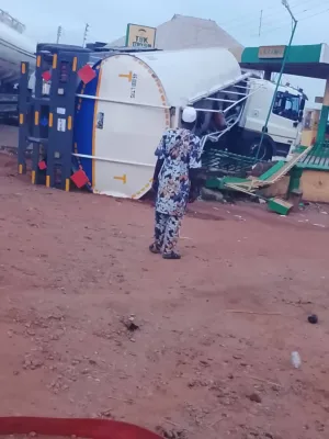 Major fire disaster averted in Kwara as petrol tanker loses control 
