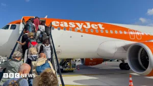 EasyJet agrees to £5.7bn takeover by US firm