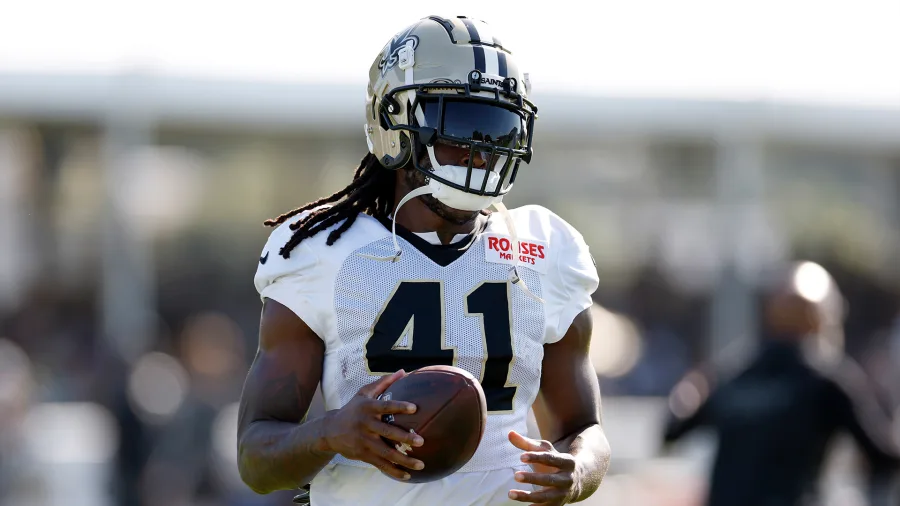 Saints Reportedly Lose RB Alvin Kamara To Injury For At Least a Month