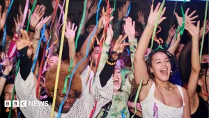 Government to cut business rates for pubs, clubs and music venues
