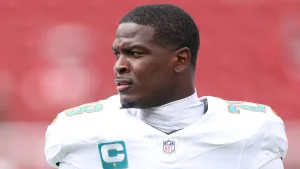 Dolphins Fear Major Knee Injury For RB De'Von Achane: 'It Does Not Sound Optimistic'