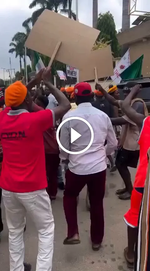 VIDEO: Abuja High Court Grants Omoyele Sowore 200M Bail