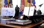 Trump signs order renaming Lake Ontario to Lake America